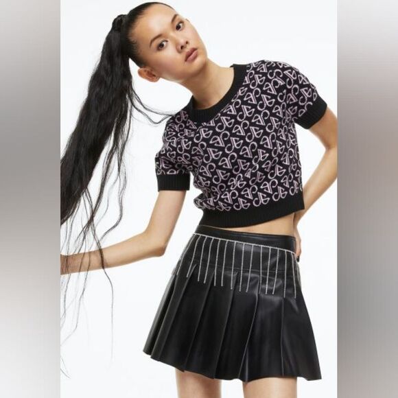 🔸️NWT H&M Divided Black & Pink Short Sleeve Cropped Sweater - Picture 1 of 16